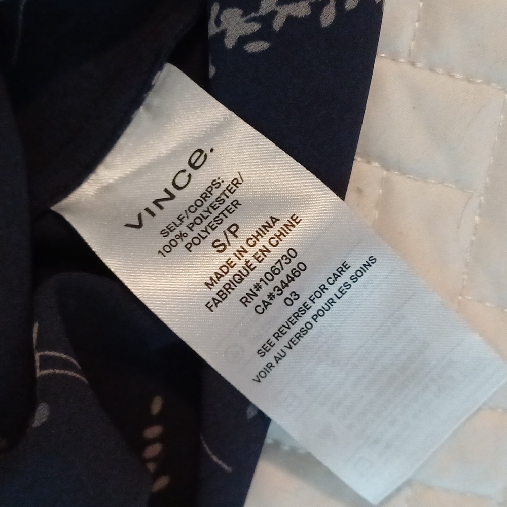 🔥🔥🔥Vince Spring navy blue floral henley blouse S - Picture 9 of 12
